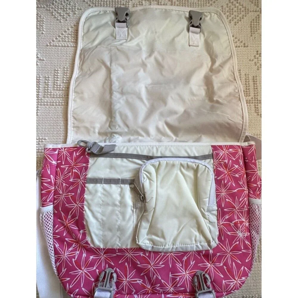 Jansport Messenger Bag Pink Canvas Floral Daisies Laptop Adjustable Strap Pocket